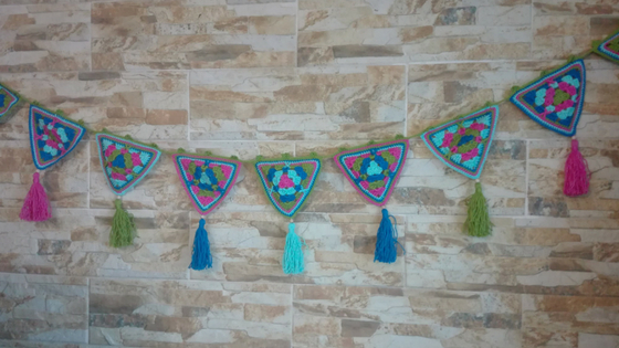 Guirnalda o banderines colorinchi tejida a crochet